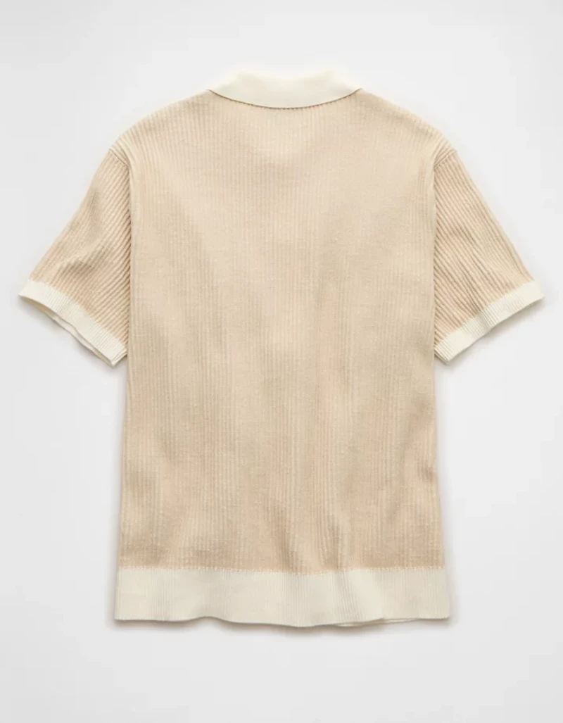 Polo en tricot boutonné et rayé AE