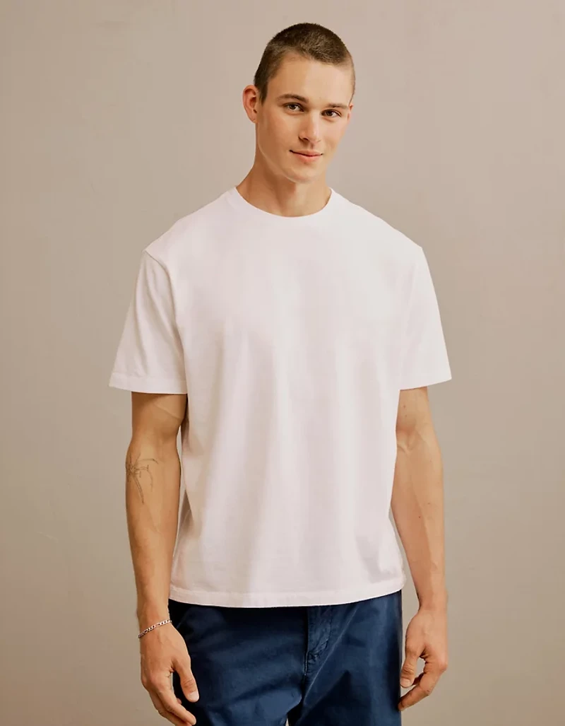 Coupe de t-shirt standard style déjà porté AE