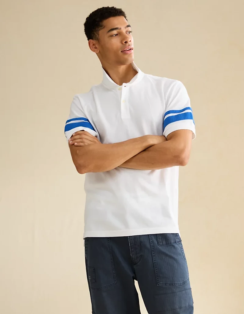 Polo piqué à appliqué rayé de coupe standard AE