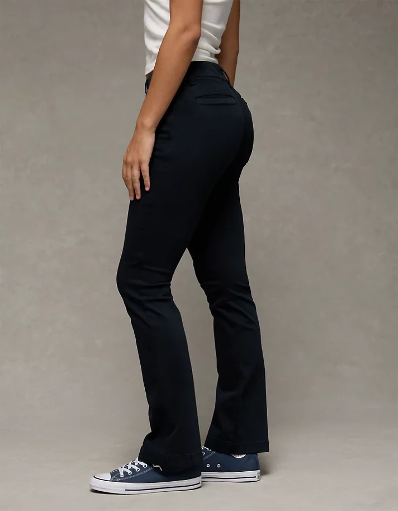 Pantalon kaki à jambe semi-évasée et taille basse extensible AE