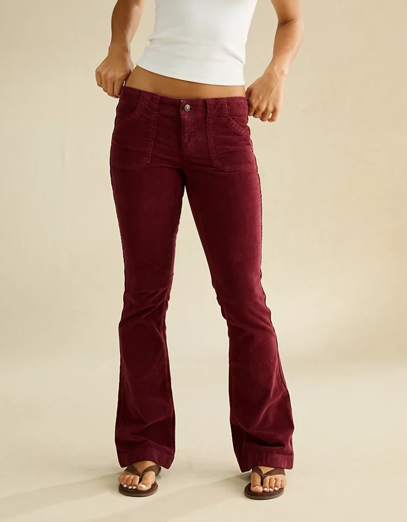 AE Pantalon à jambe semi-évasée en velours côtelé taille très basse