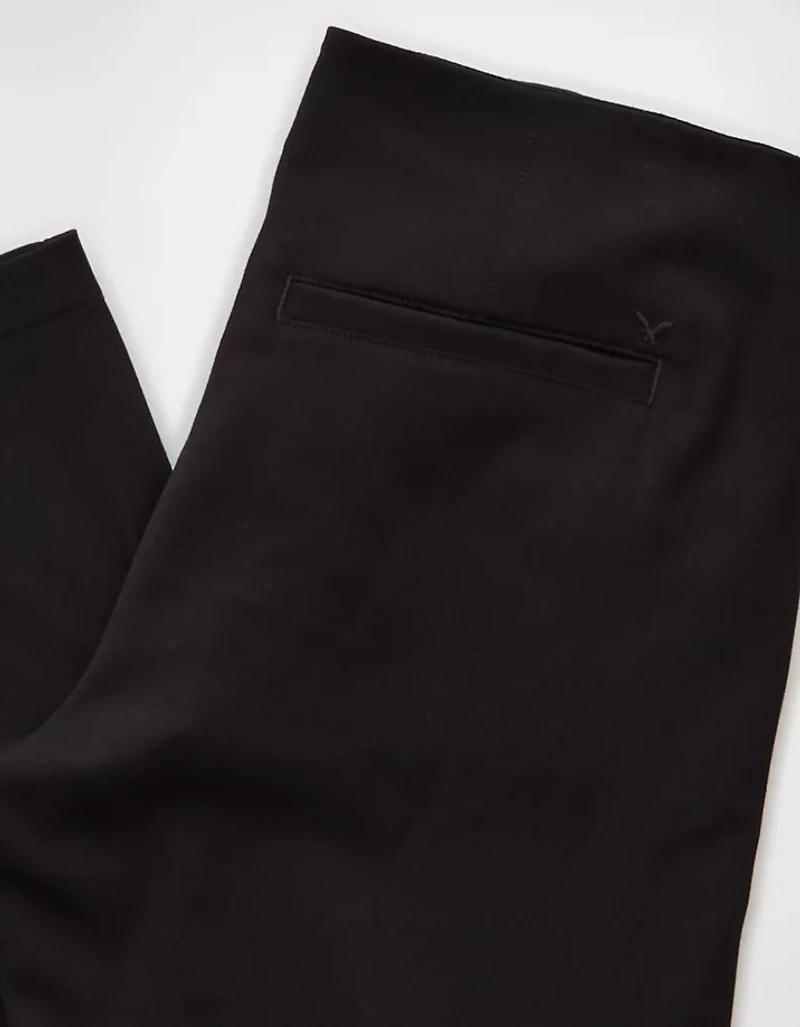 Pantalon à taille très basse et jambe semi-évasée AE
