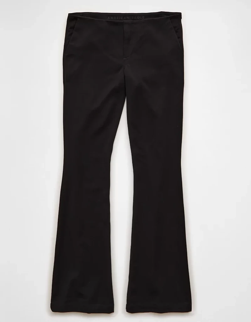Pantalon à taille très basse et jambe semi-évasée AE
