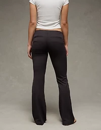 Pantalon à taille très basse et jambe semi-évasée AE