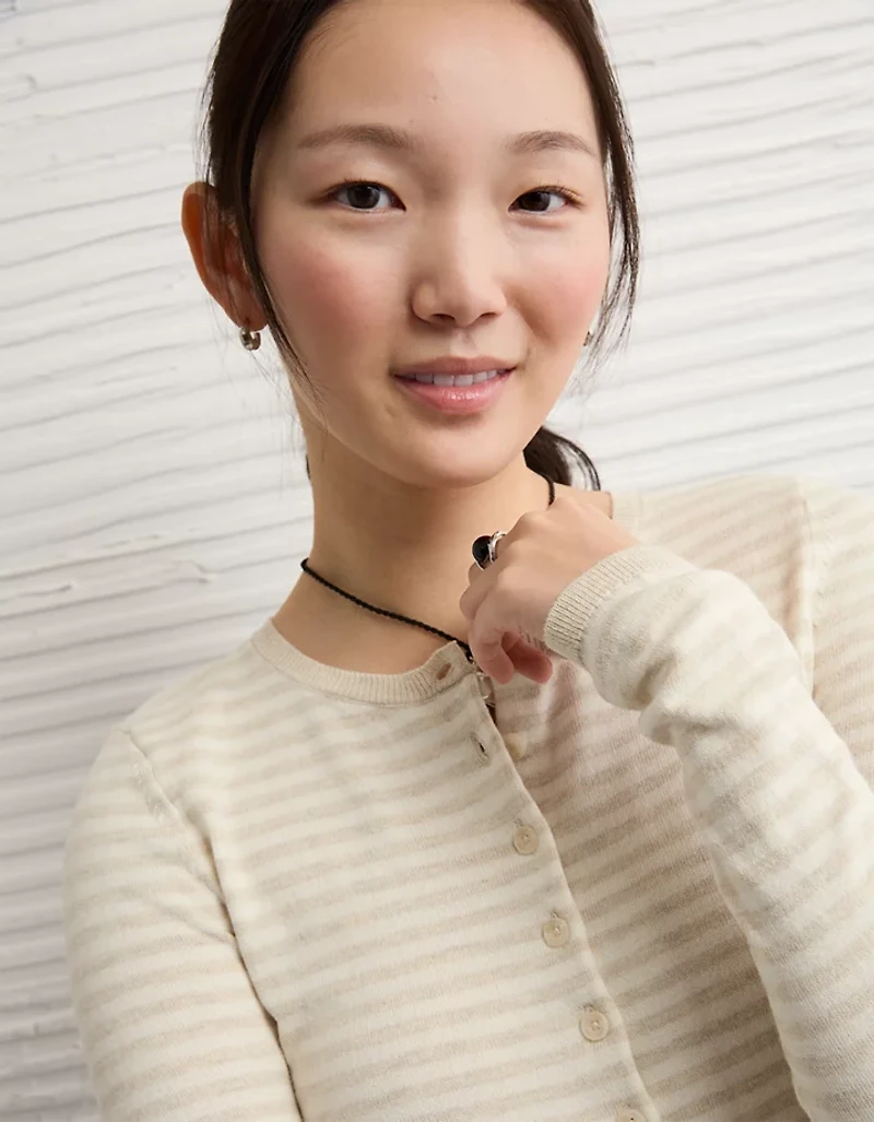 Cardigan boutonné à coupe ajustée classique AE