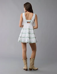 Minirobe brodée à encolure en V AE