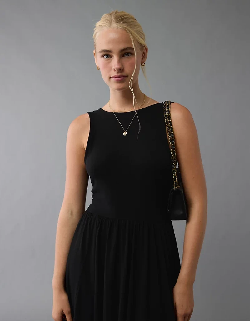 Robe mi-longue à fente et torsade au dos AE