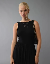 Robe mi-longue à fente et torsade au dos AE