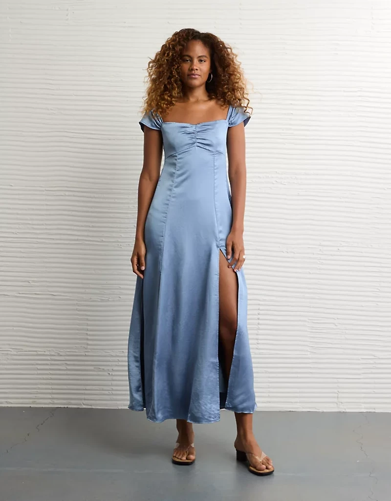 Robe longue à épaules dénudées et décolleté en cœur satin AE