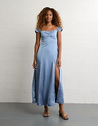 Robe longue à épaules dénudées et décolleté en cœur satin AE