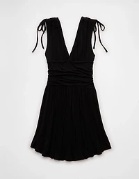 Minirobe à corsage cintré encolure en V AE