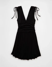 Minirobe à corsage cintré encolure en V AE