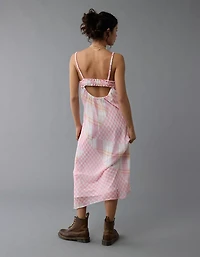 Robe à bretelles mi-longue avec encolure en V et volants AE
