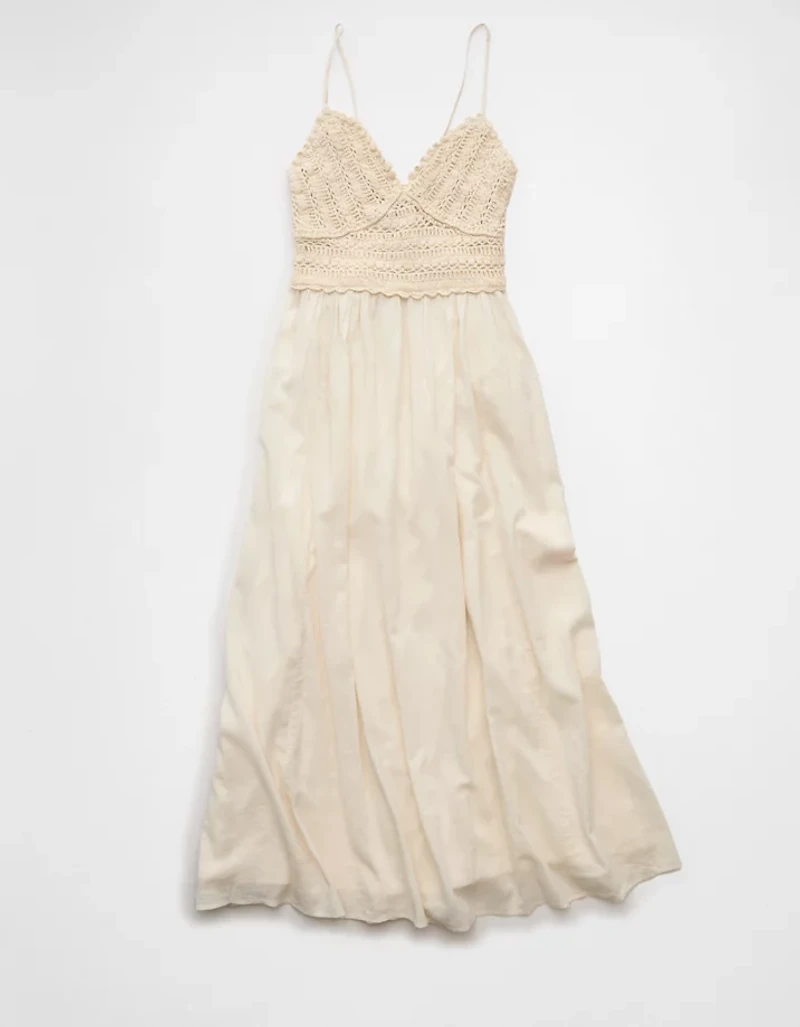 Robe mi-longue au crochet à encolure en V AE