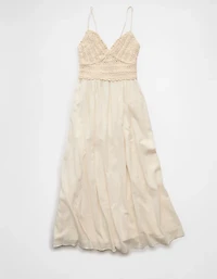 Robe mi-longue au crochet à encolure en V AE