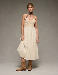 Robe mi-longue au crochet à encolure en V AE