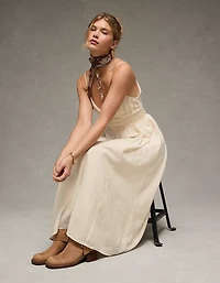 Robe mi-longue au crochet à encolure en V AE