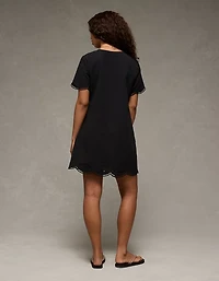 Robe fourreau brodée à encolure en V AE