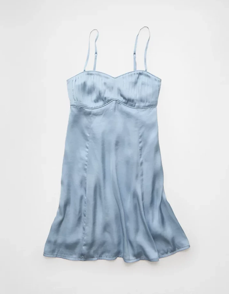 Minirobe à bretelles décolletée en cœur satin AE