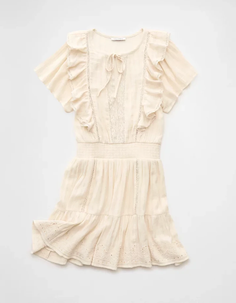 Minirobe avec encolure en V et volants AE