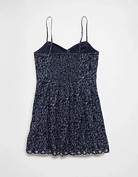 Minirobe boutonnée à encolure en cœur AE