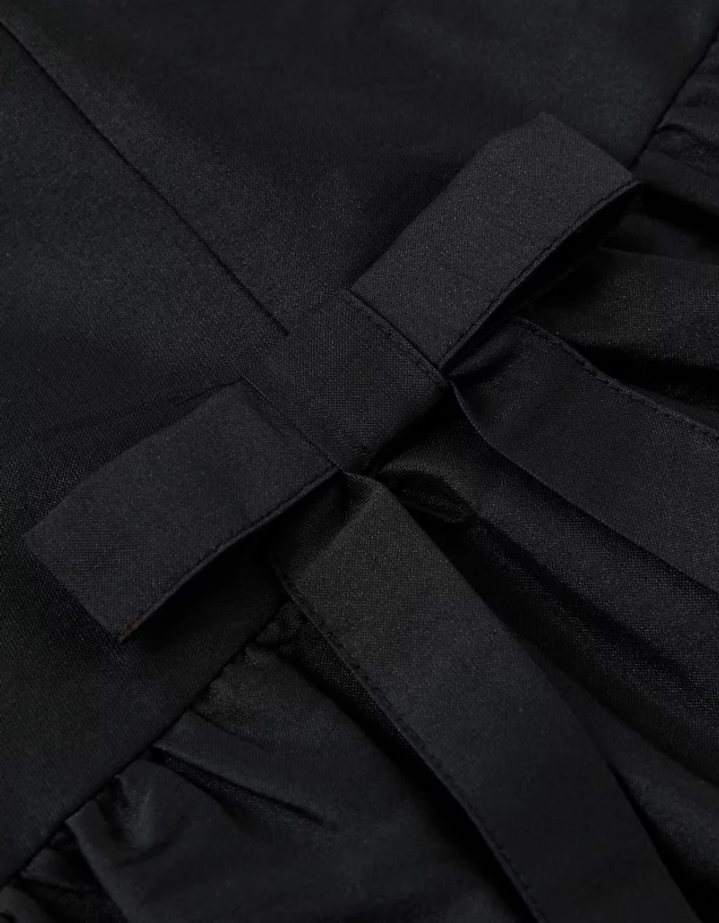 Minirobe avec boucle Bella à encolure en cœur AE