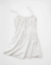 Minirobe avec bordures en dentelle AE