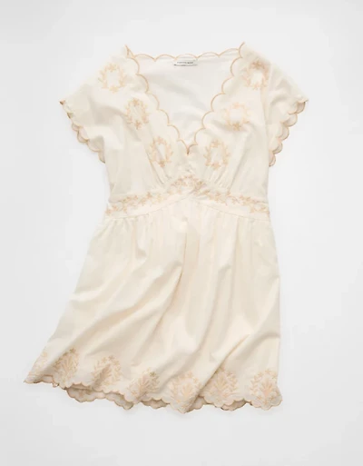 Minirobe festonnée brodée AE