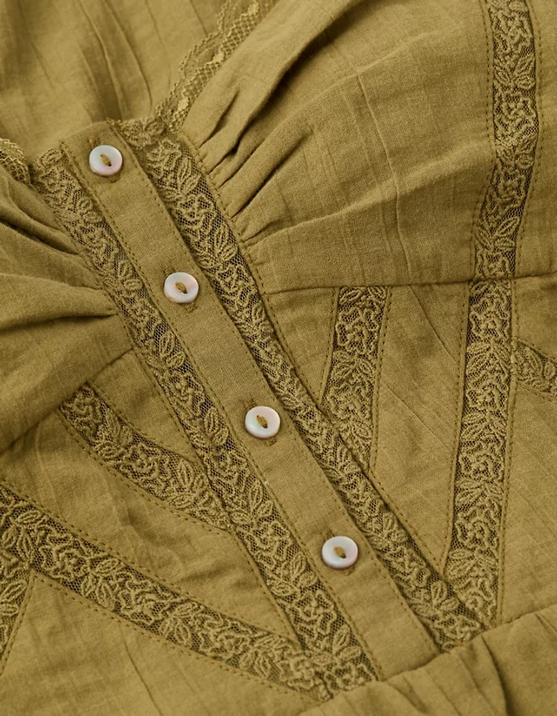 Combinaison-pantalon boutonnée avec bordure en dentelle AE