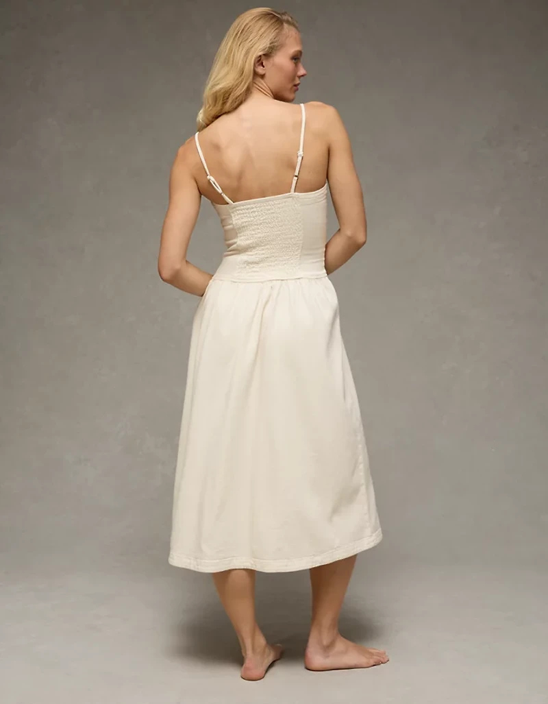 Robe mi-longue à bretelles et boucle en denim AE