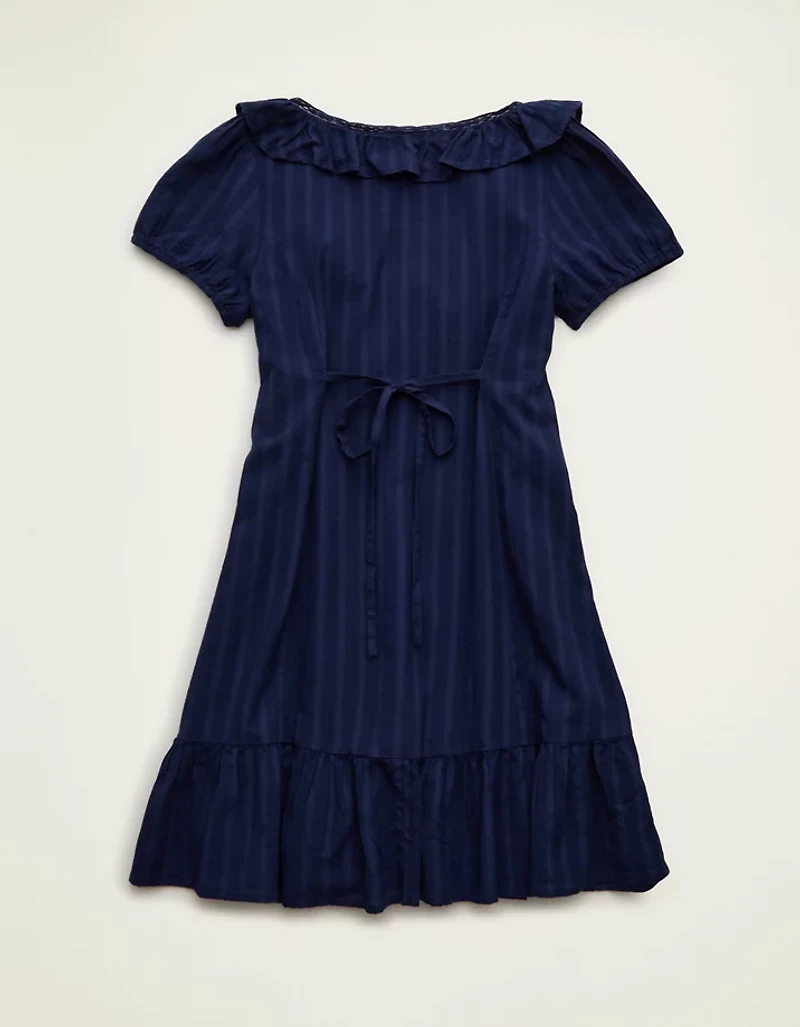 Minirobe à encolure en V et volants AE