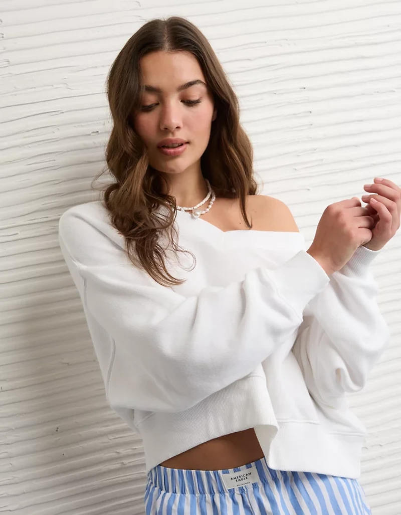 AE Cropped V-Neck Sweatshirt