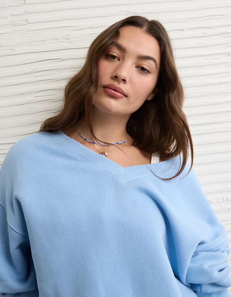 AE Cropped V-Neck Sweatshirt