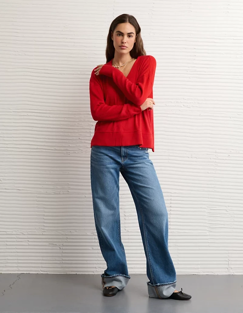 Haut pelucheux à encolure en V et manches longues AE