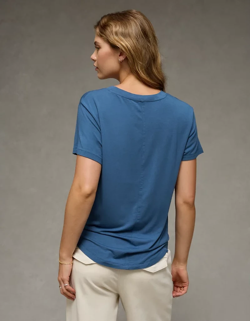 T-shirt à encolure en V Doux et sexy AE