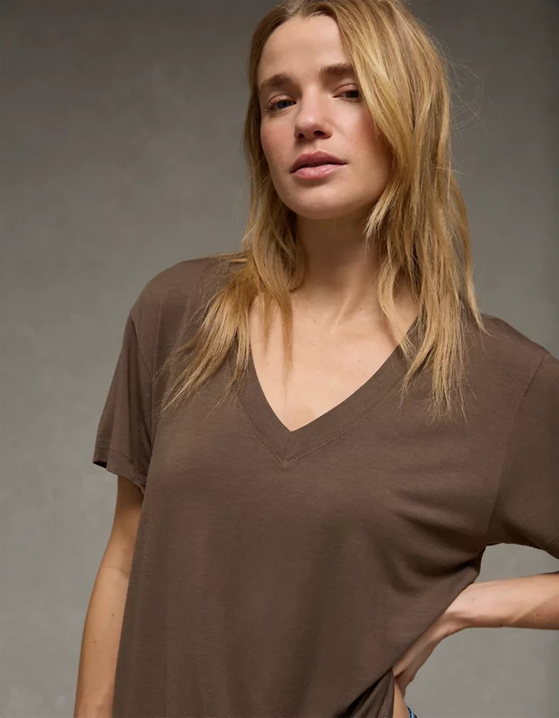 T-shirt à encolure en V Doux et sexy AE