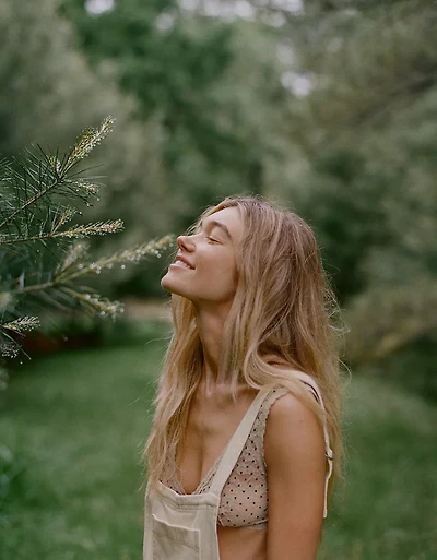 Show Off Flocked Vintage Lace Plunge Bralette