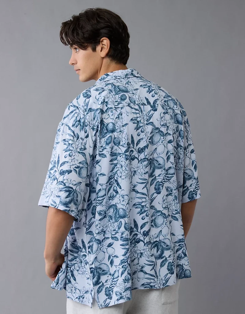 Chemise à bord de la piscine AE