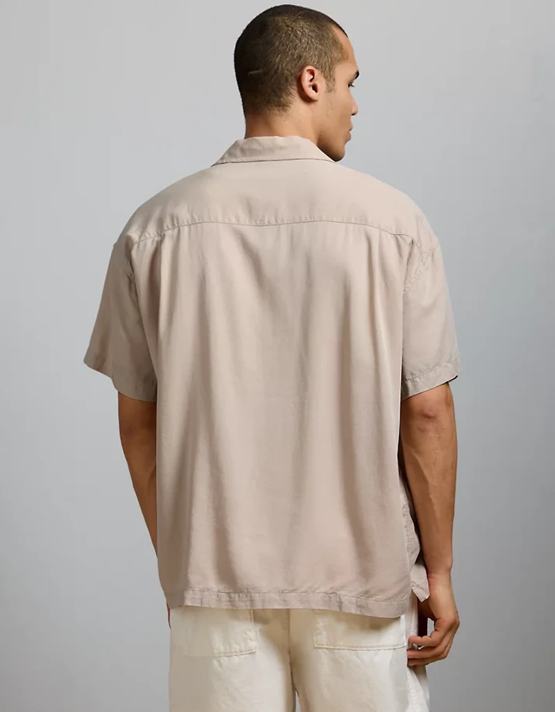 AE77 Premium Relaxed Short-Sleeve Button-Up Shirt