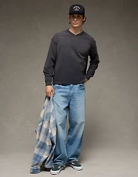 T-shirt droit à encolure en V et manches longues AE