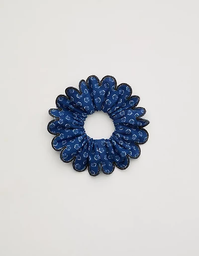Aerie Scallop Edge Scrunchie