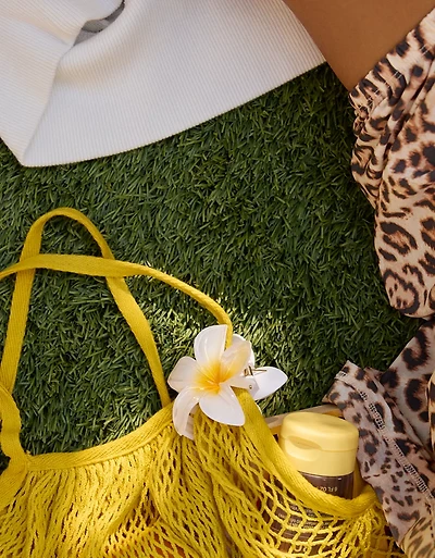 Aerie Flower Claw Clip