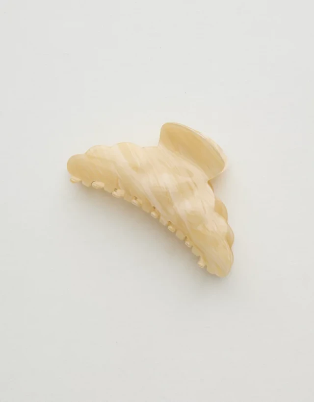 Aerie Resin Shell Claw Clip