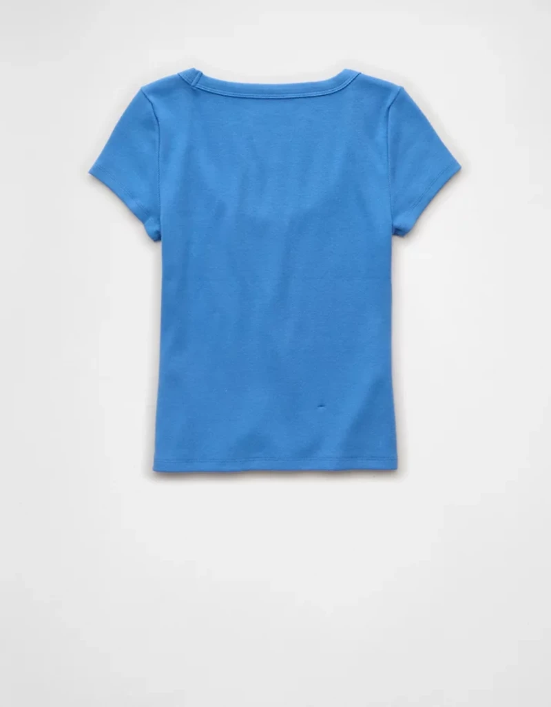 Petit t-shirt à encolure échancrée AE