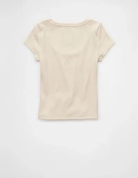 Petit t-shirt à encolure échancrée AE