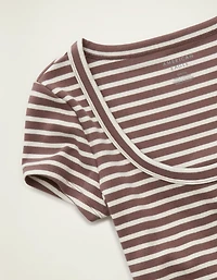 Petit t-shirt à encolure dégagée Hé AE