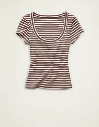 Petit t-shirt à encolure dégagée Hé AE