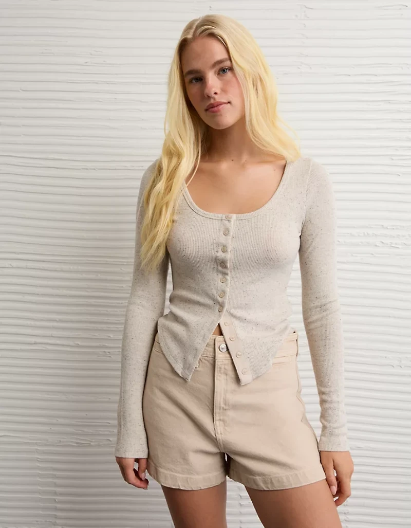 T-shirt gaufré à boutons et manches longues AE