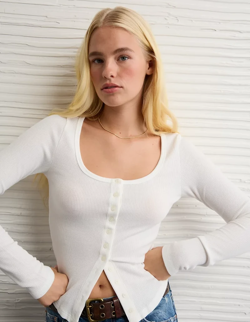 T-shirt gaufré à boutons et manches longues AE