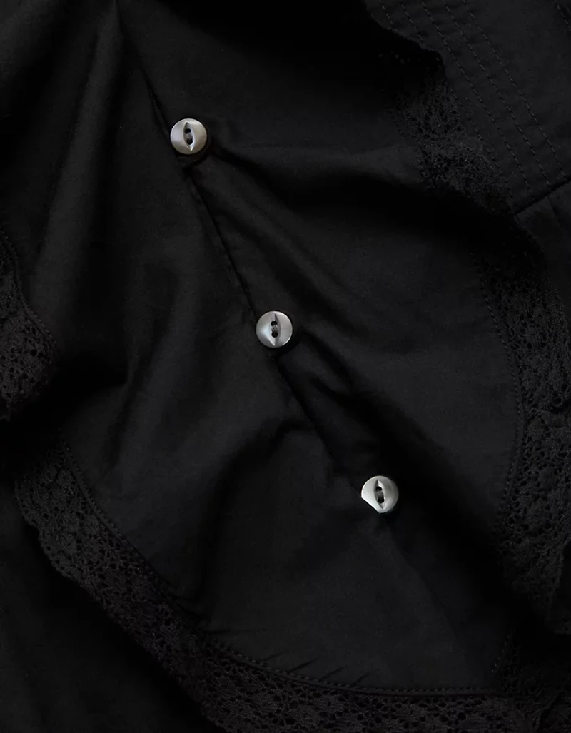 AE77 Ruffled V-Neck Blouse